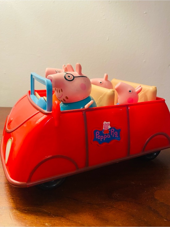 Hasbro Other - Peppa pig s family road trip car with sound and figures